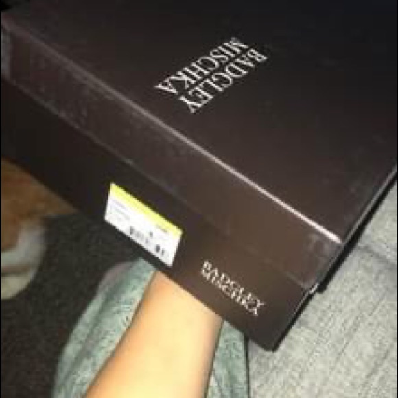 Elegant jeweled Badgley Mischka heels - perfect wedding shoes - Picture 2 of 2